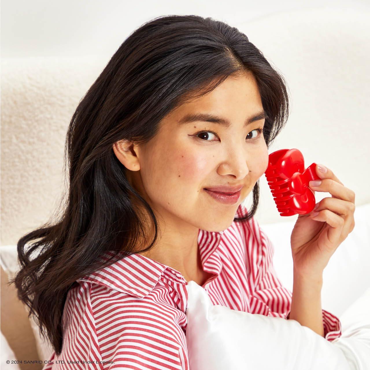 imageKitsch ampamp MickeyMinnie Hair Claw with Rhinestones Cute and Elegant Claw Clips for Girls Great for All Hair Types Recycled Plastic  Ideal Gifts for Women  1pc BlackRed Kitty Bow Shape